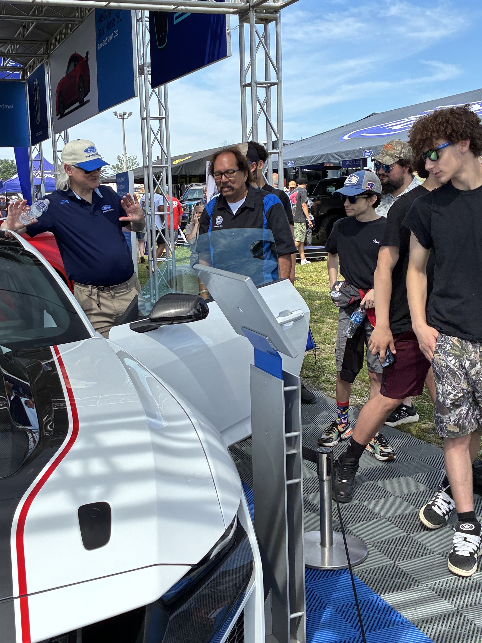 Ford Racing Chief Engineer Carl Widmann explains the development and testing process for the all-new Ford Mustang Dark Horse SC with the students (2)